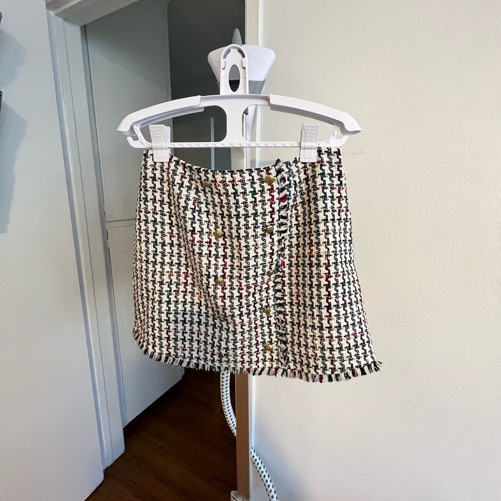 NWT Cute plaid skirt size Small. Brand- Leyden.